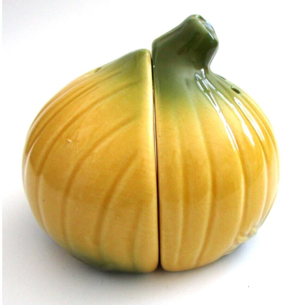 Vintage Pair of Onion Halves Salt & Pepper Shakers Ceramic Retro Country Kitchen